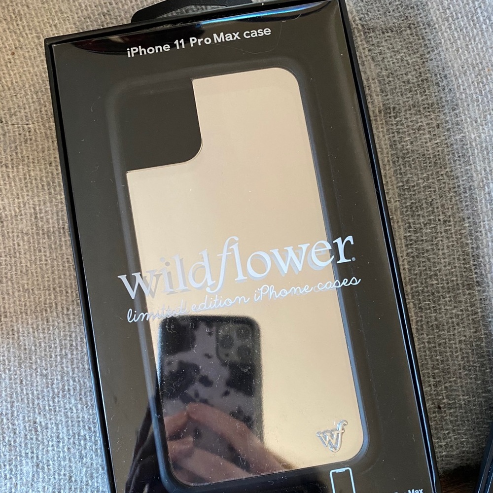 Wildflower Mirror case